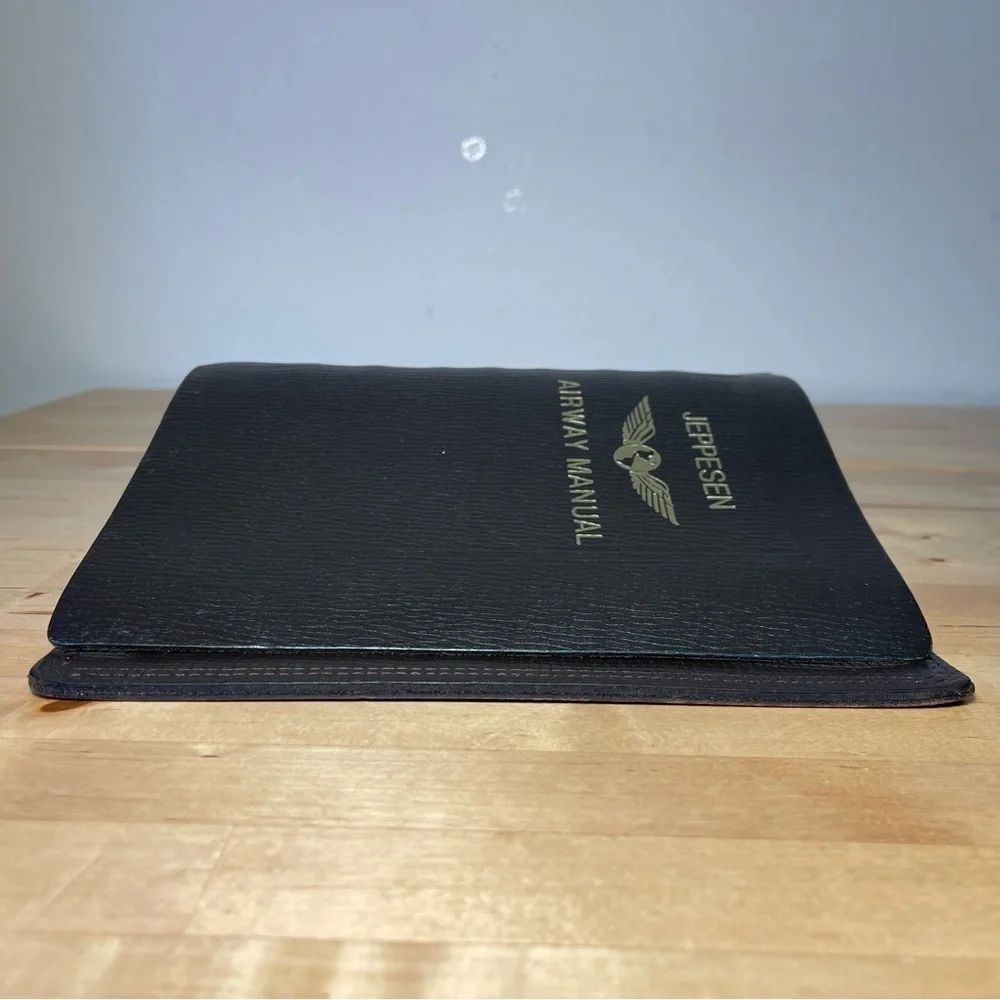 Jeppesen Premium Leather Binder 2 Inch Top Grain Cowhide Pilot Organizer